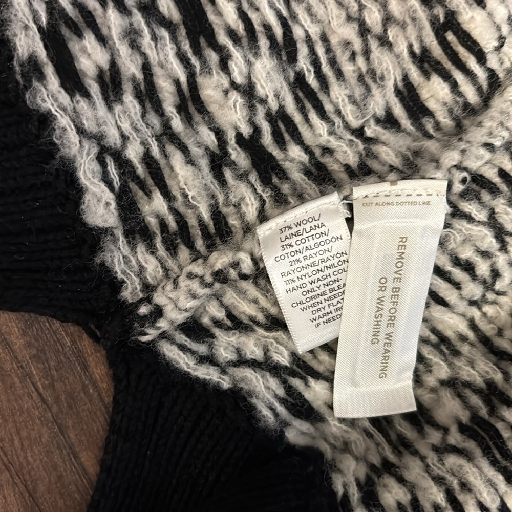 Open Sweater - Picture 3 of 3